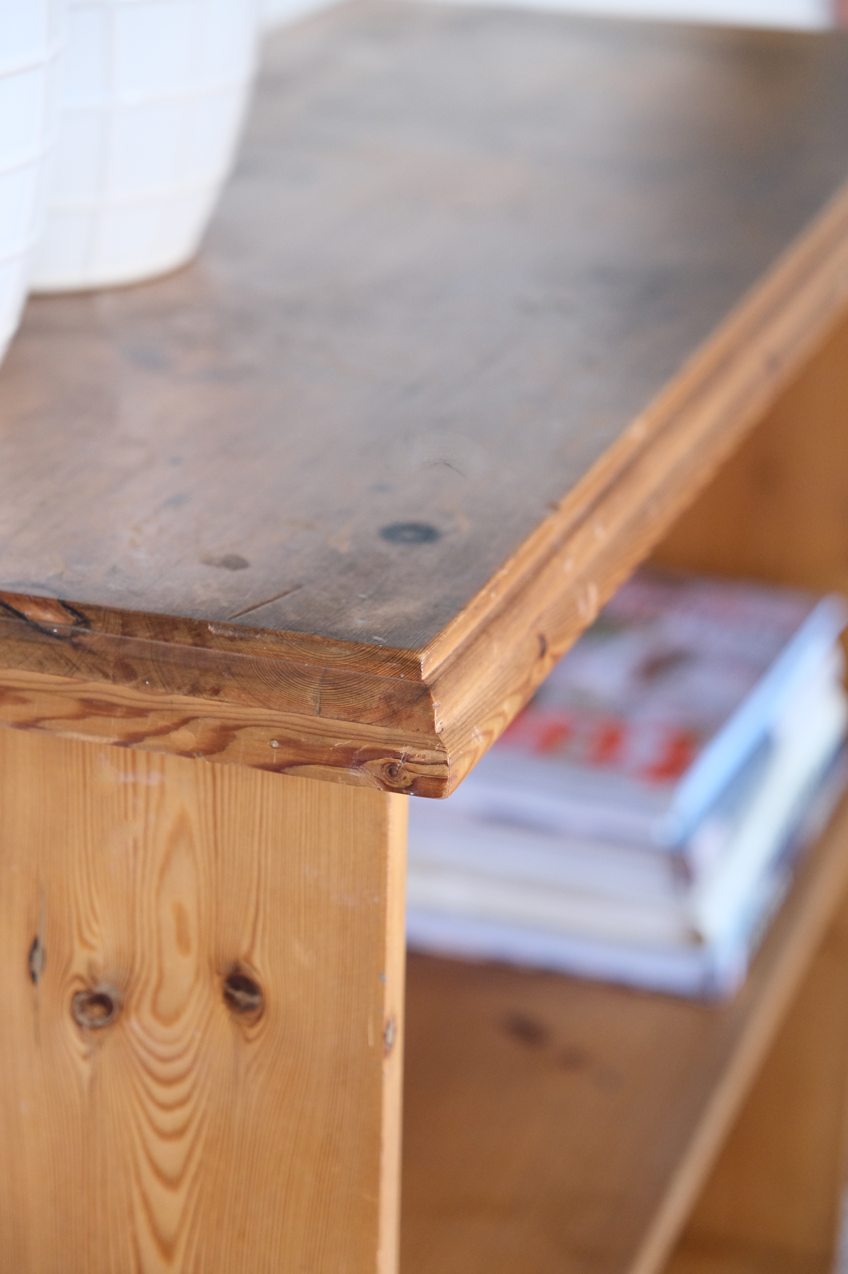 Pine wood bookshelf