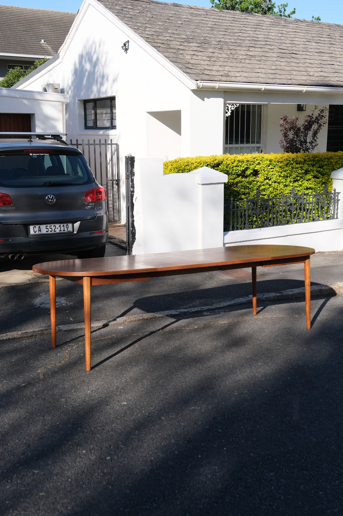 Mid-Century Modern extendable dining table I 6 to 10 seaters