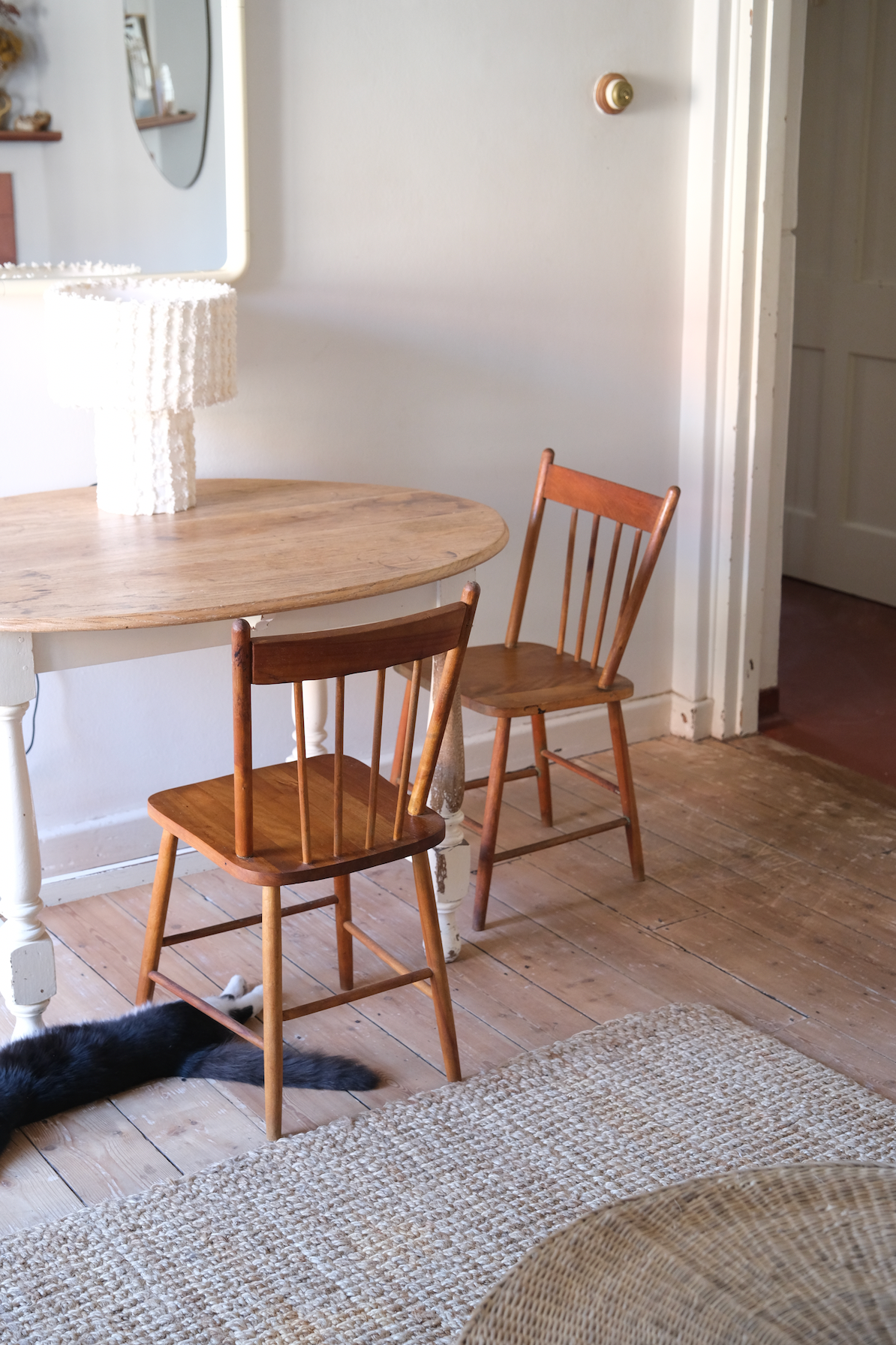 4 wooden cottage chairs