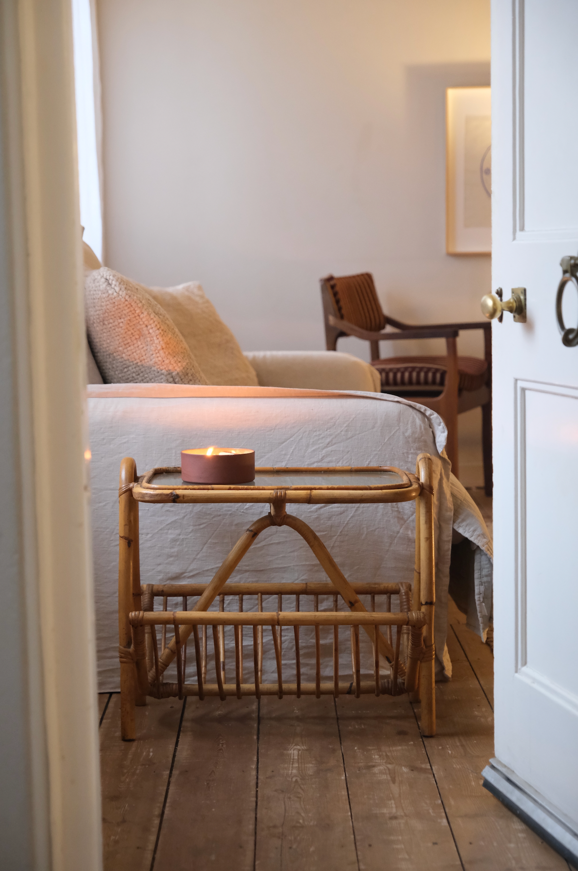 Side table and magazine rack