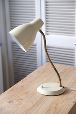 Load image into Gallery viewer, Cream vintage office lamp
