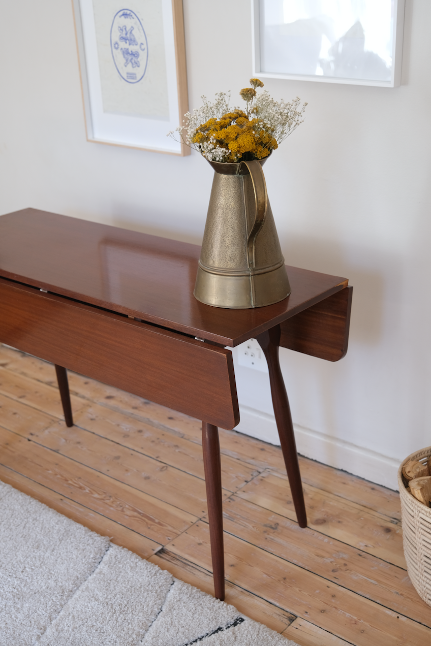 Drop leaf Mid-Century Modern table